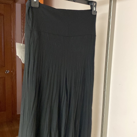 Women - Picture 4 of 4